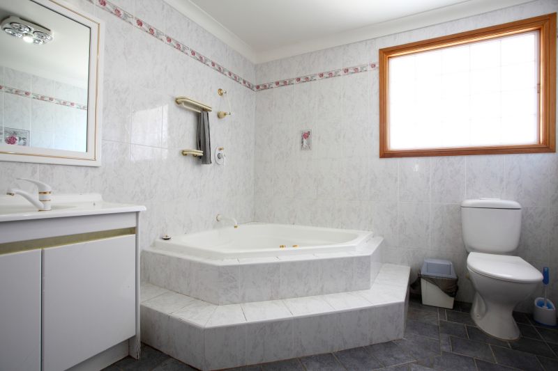 Top Bathtub Installation Companies in Englewood, FL
